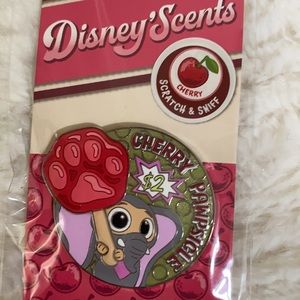 Disney Scents, Pin